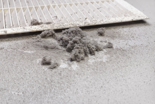Dust is collected from the duct filter. Harmful dust in the room